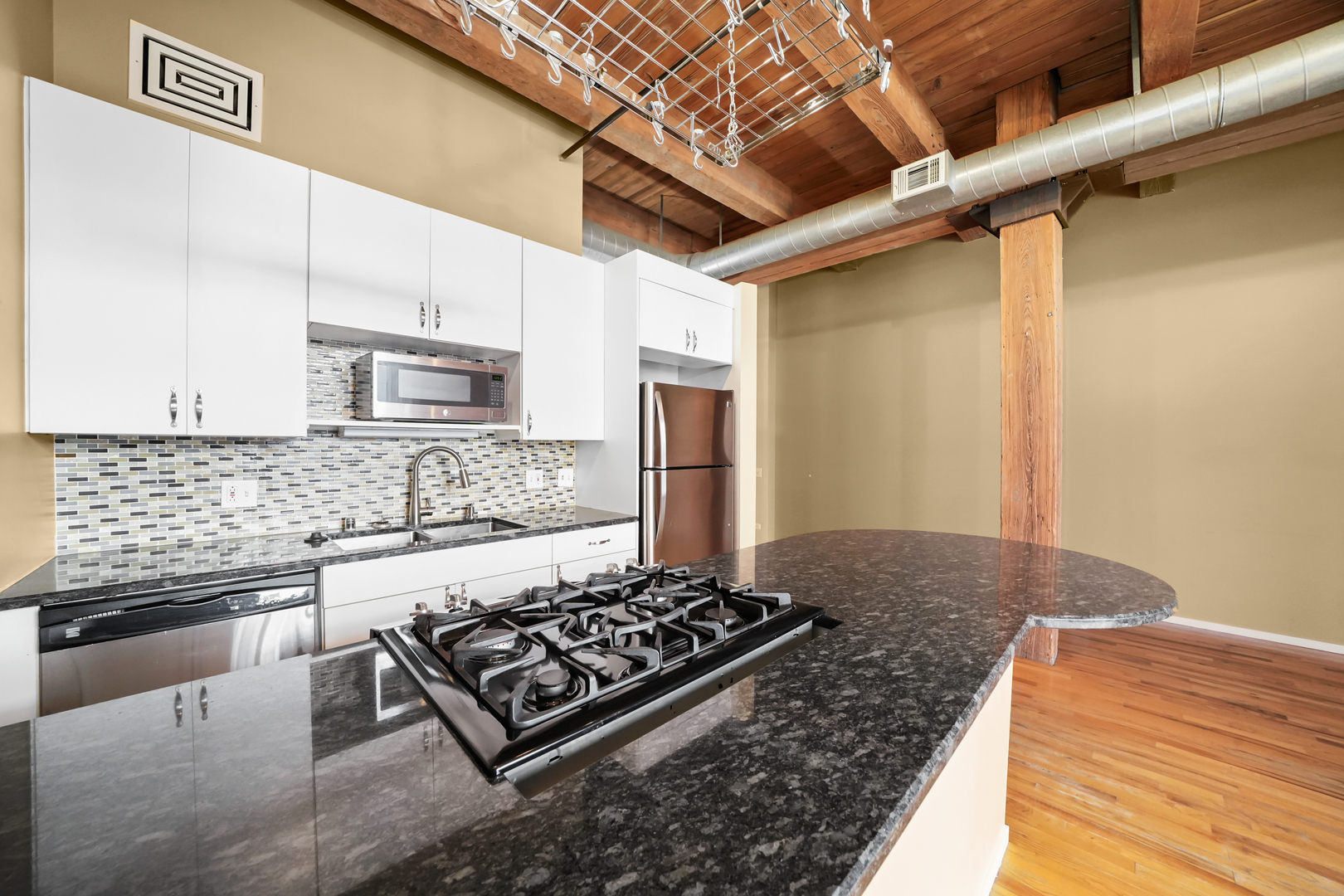 728 W Jackson Boulevard Unit: 324