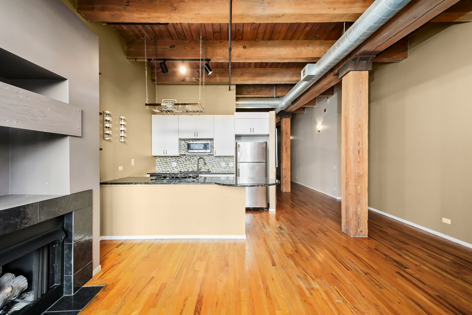 728 W Jackson Boulevard Unit: 324
