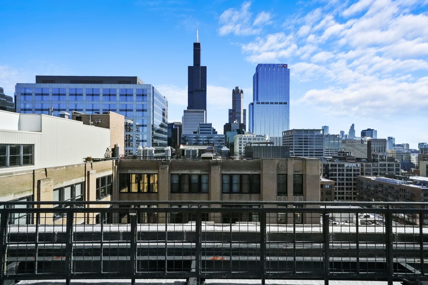 728 W Jackson Boulevard Unit: 324
