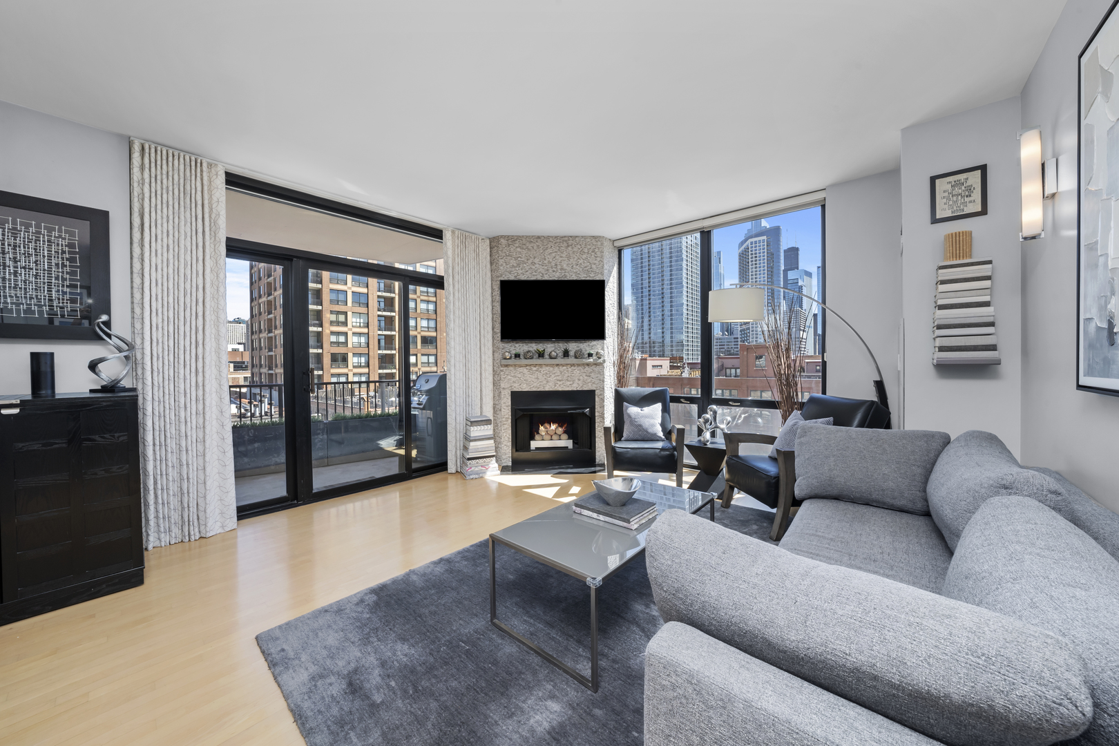 435 W Erie Street Unit: 1001