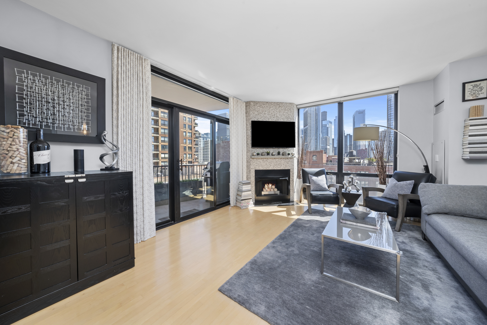 435 W Erie Street Unit: 1001