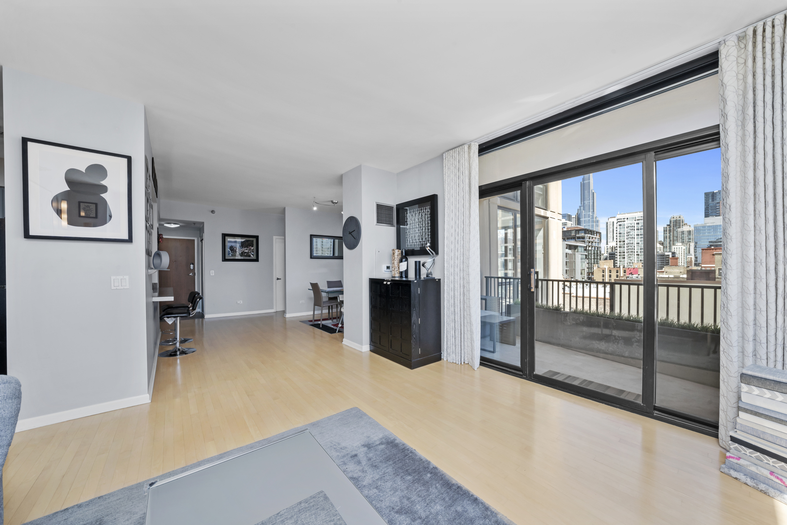 435 W Erie Street Unit: 1001