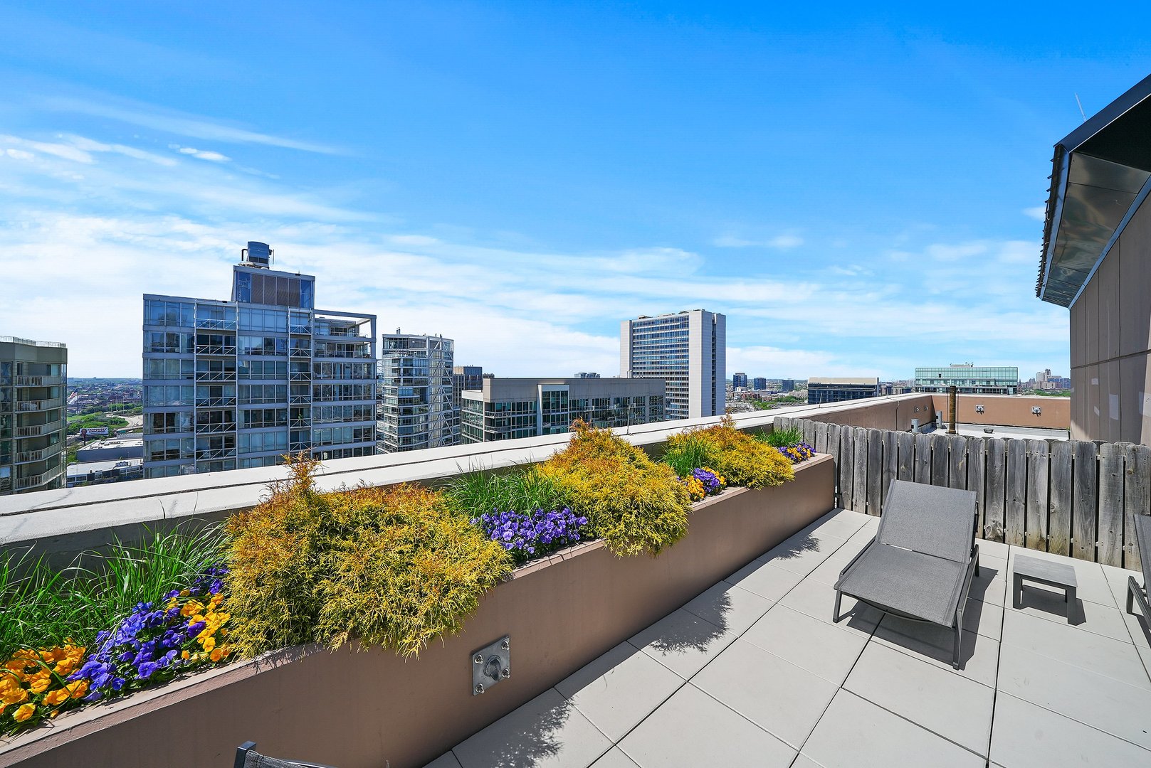 435 W Erie Street Unit: 1001