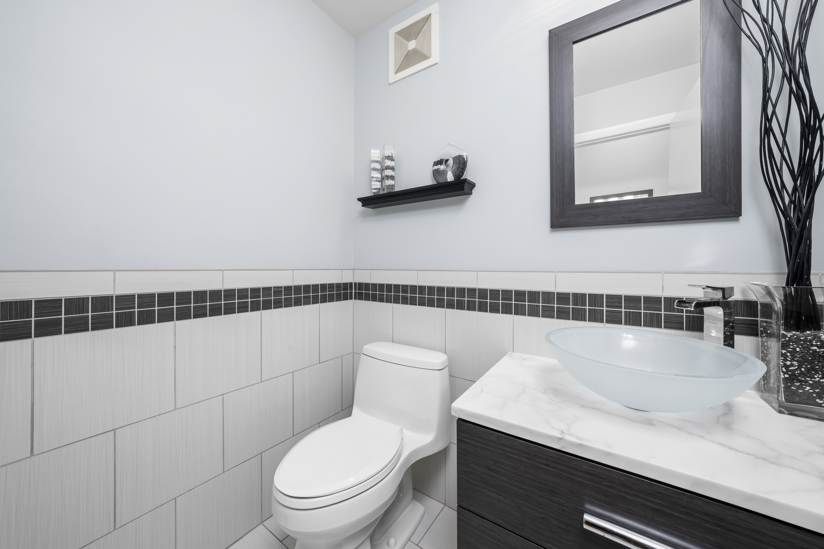 435 W Erie Street Unit: 1001