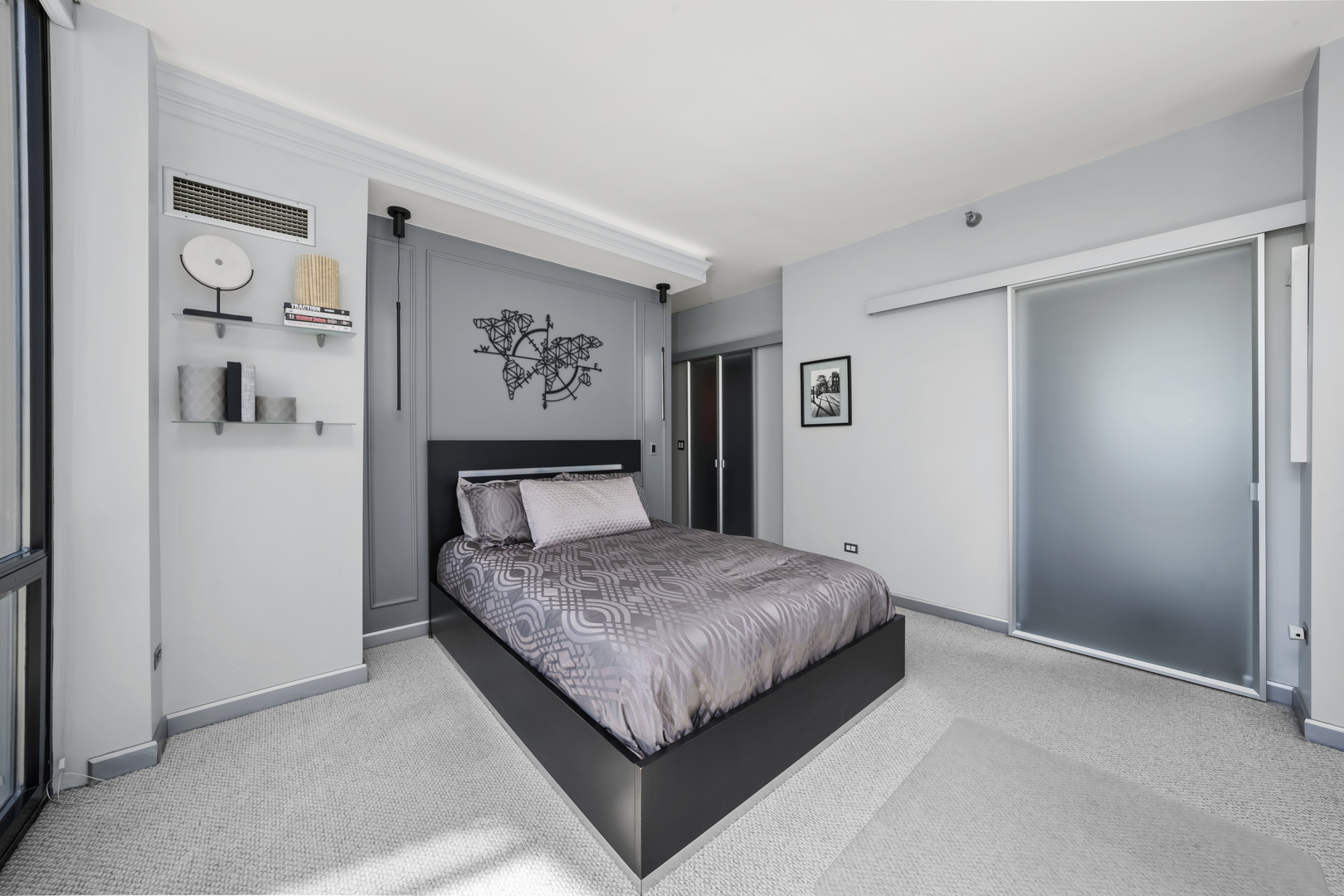 435 W Erie Street Unit: 1001