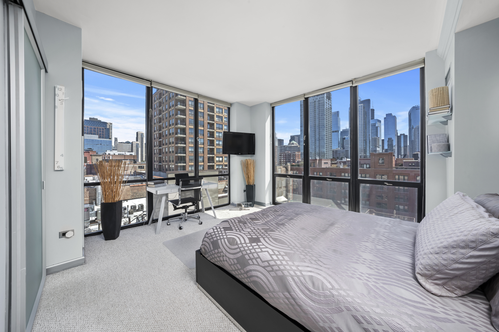 435 W Erie Street Unit: 1001