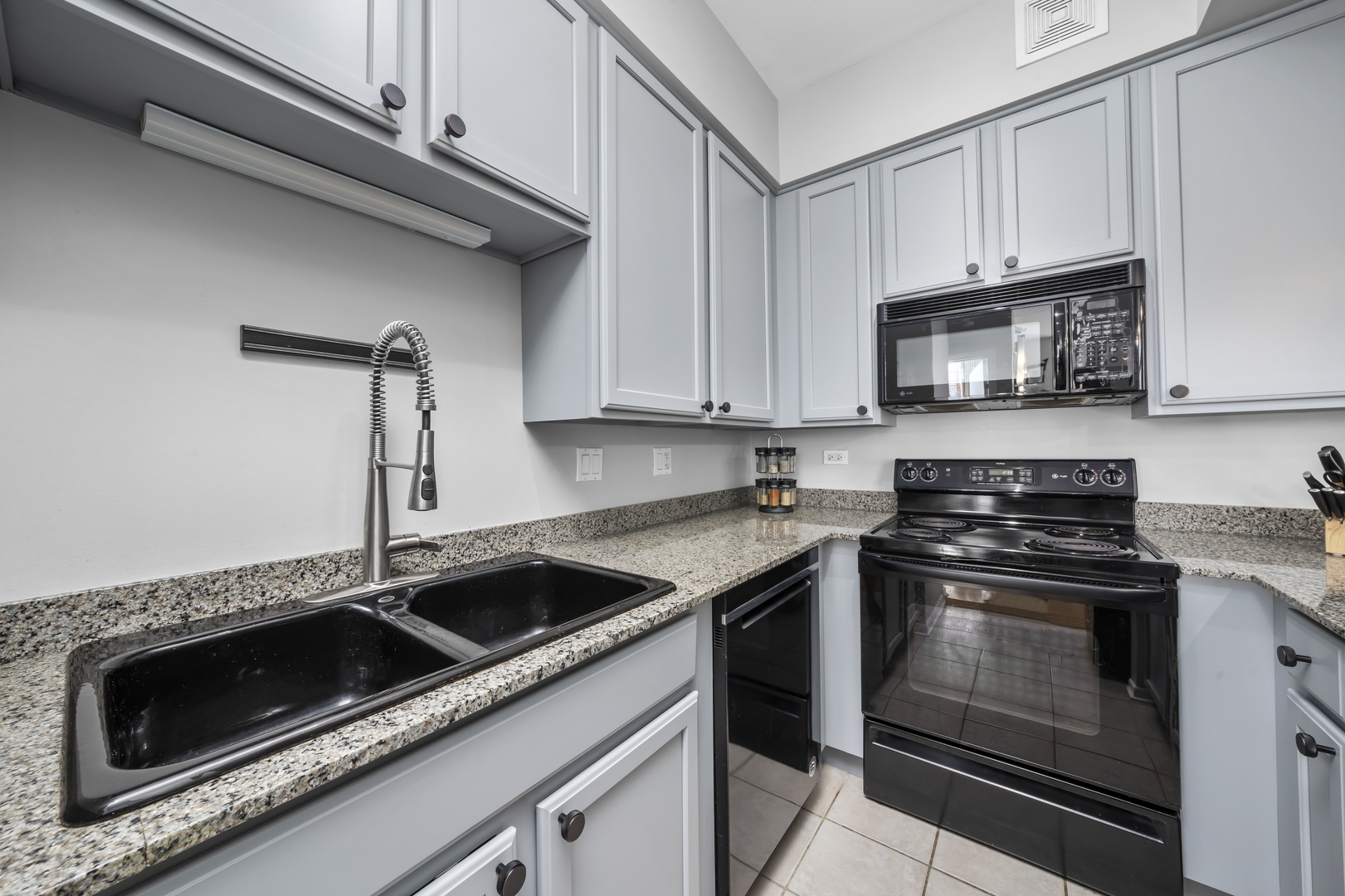 435 W Erie Street Unit: 1001