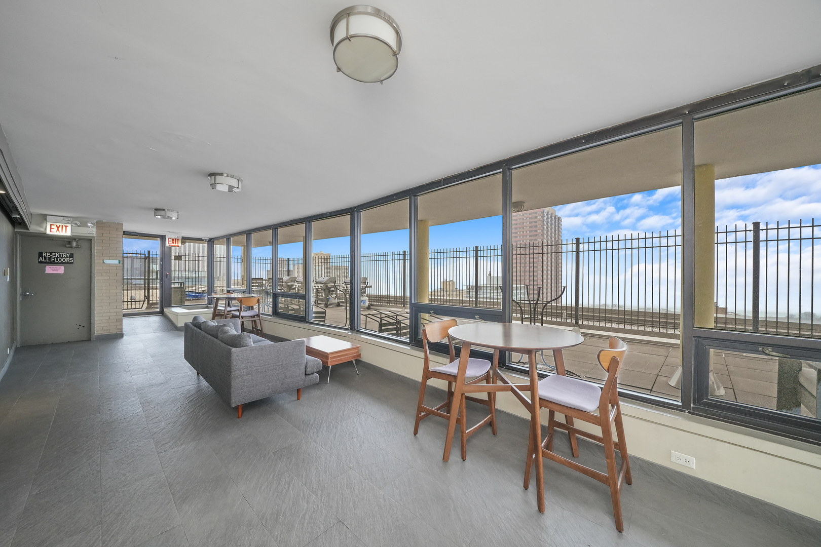2930 N Sheridan Road Unit: 1411
