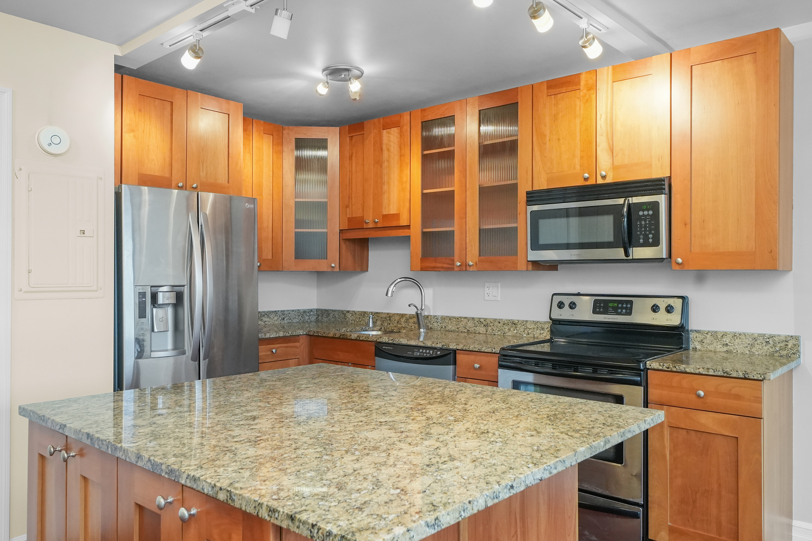 2930 N Sheridan Road Unit: 1411