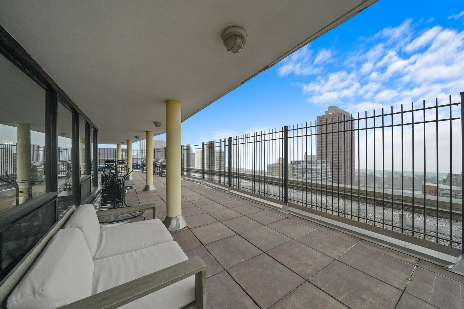 2930 N Sheridan Road Unit: 1411