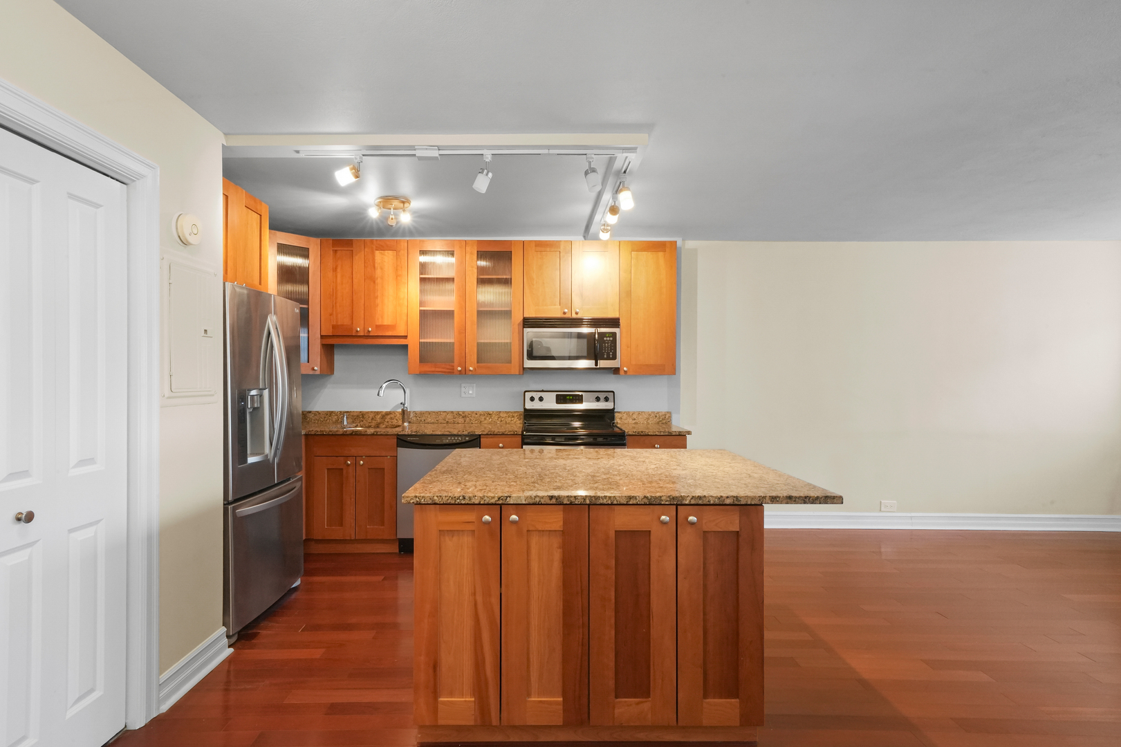 2930 N Sheridan Road Unit: 1411