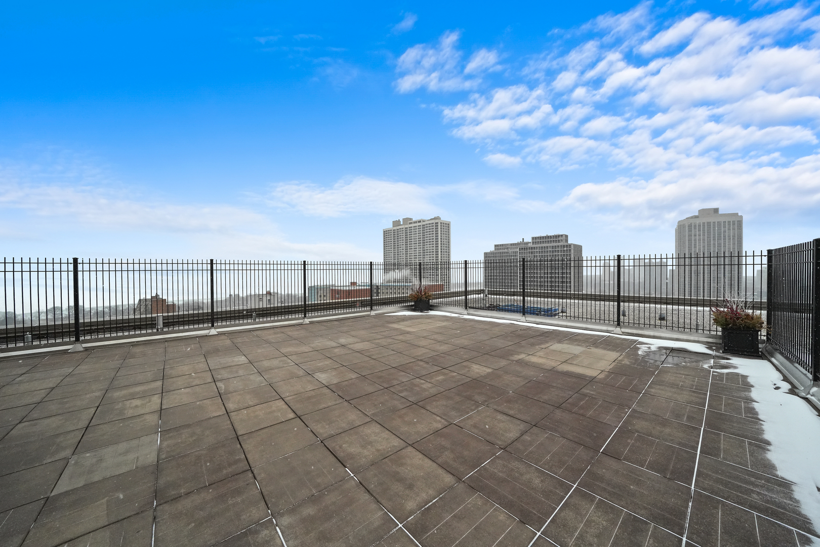 2930 N Sheridan Road Unit: 1411