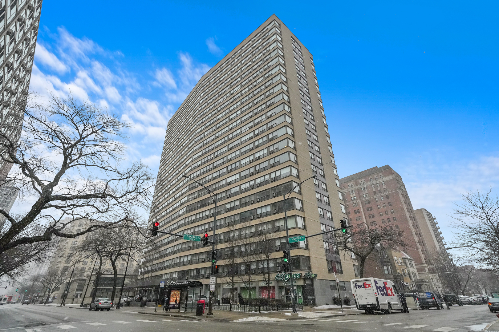 2930 N Sheridan Road Unit: 1411
