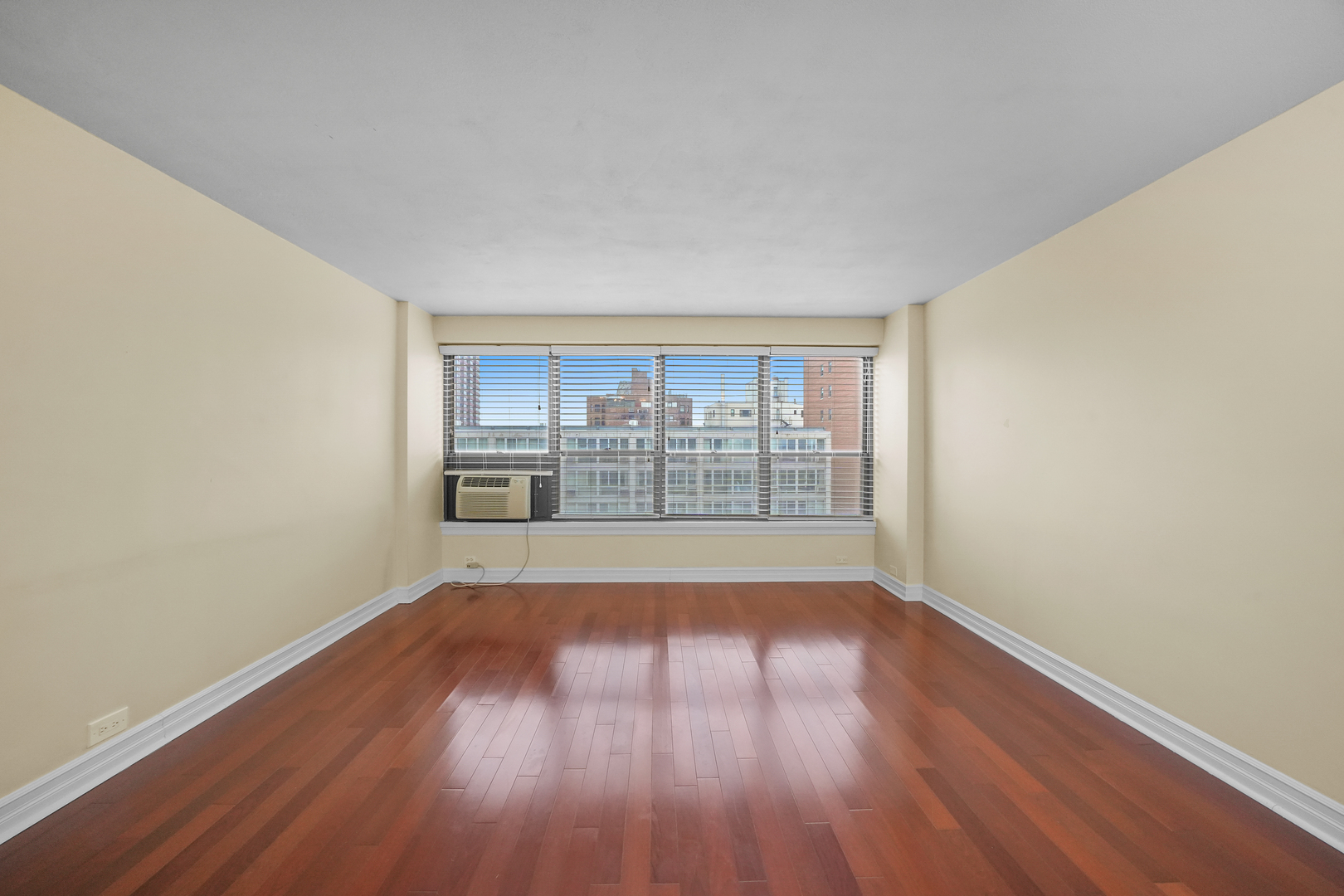 2930 N Sheridan Road Unit: 1411