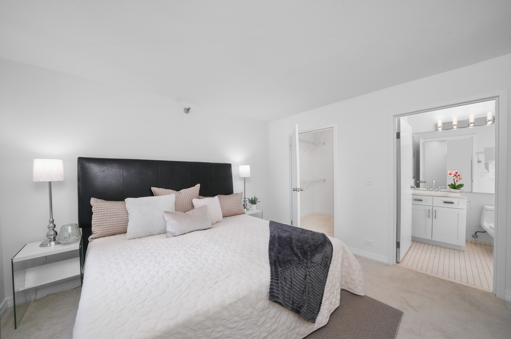 401 E Ontario Street Unit: 2306