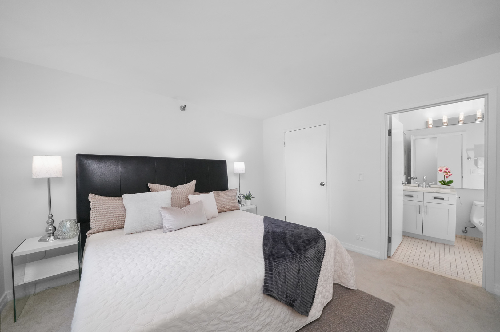 401 E Ontario Street Unit: 2306