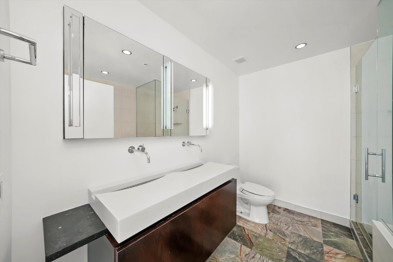 510 W ERIE Street Unit: 601