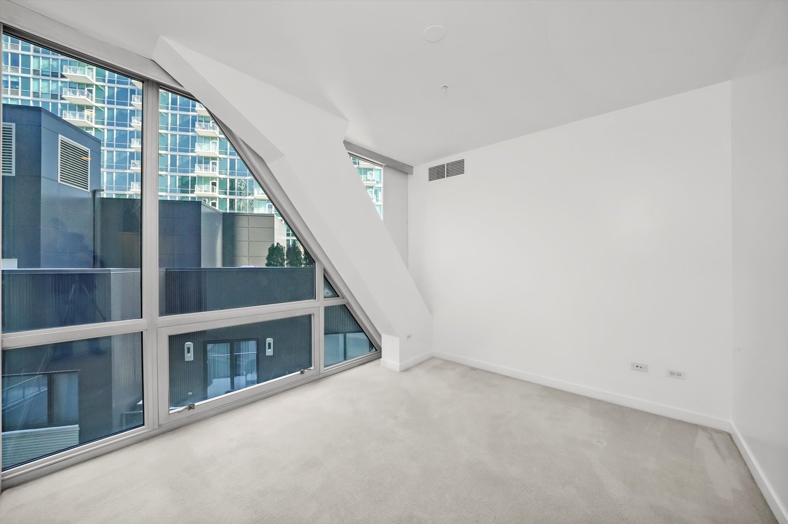 510 W ERIE Street Unit: 601