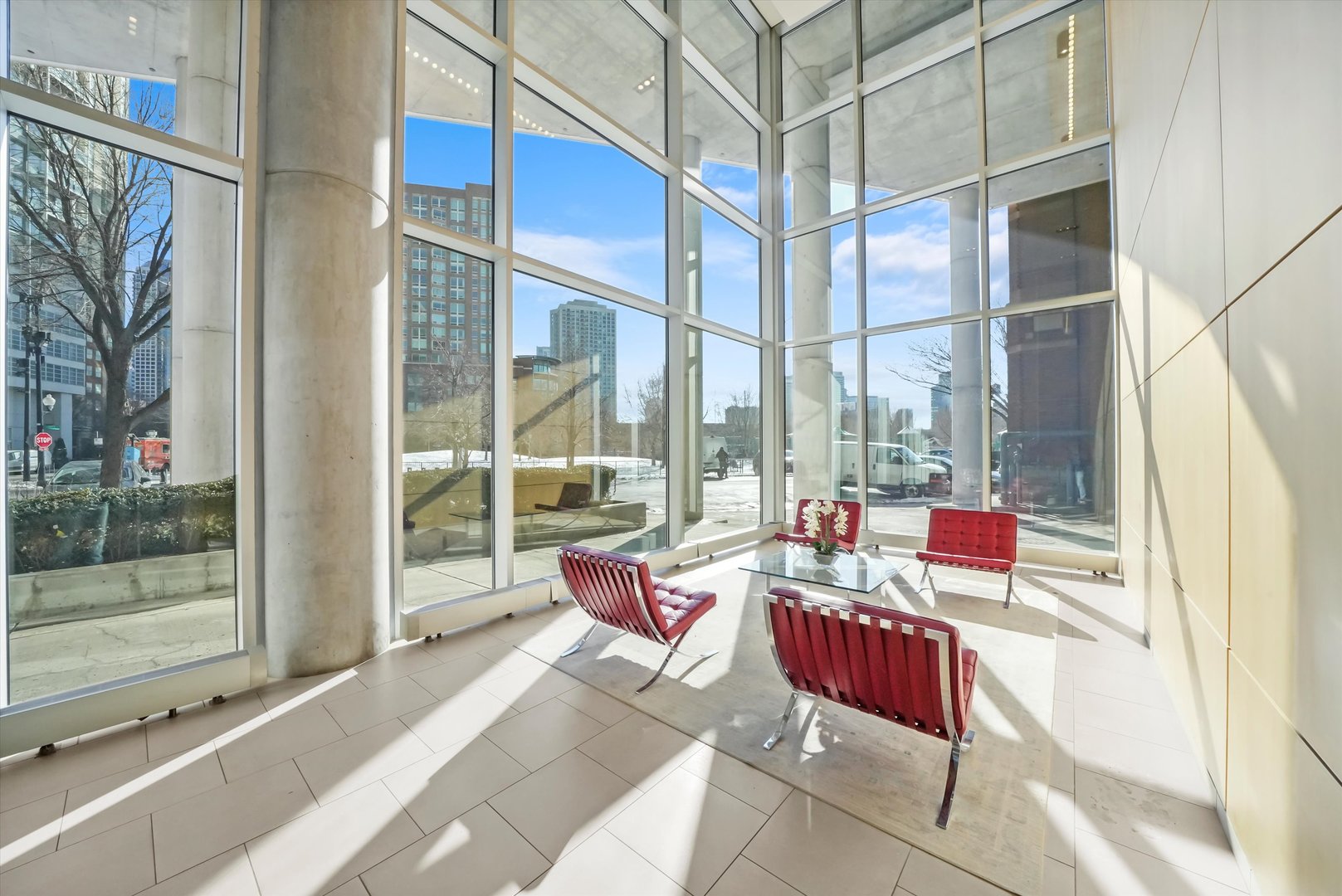 510 W ERIE Street Unit: 601