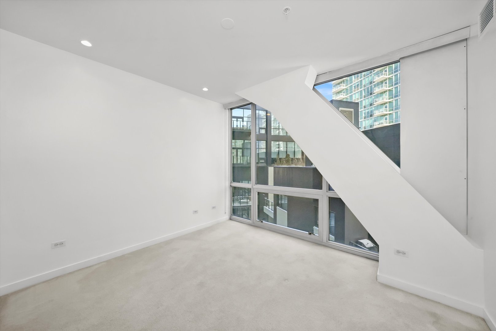 510 W ERIE Street Unit: 601