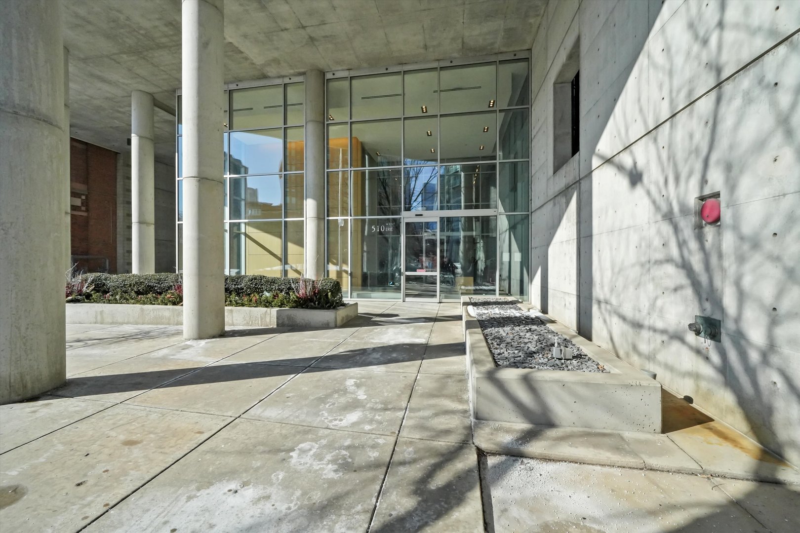 510 W ERIE Street Unit: 601