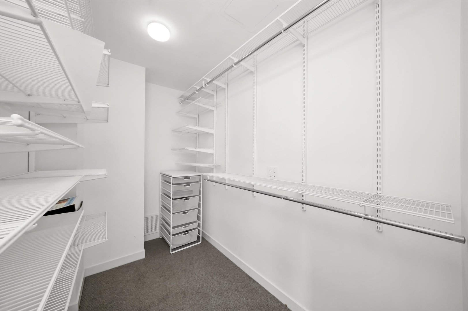 510 W ERIE Street Unit: 601