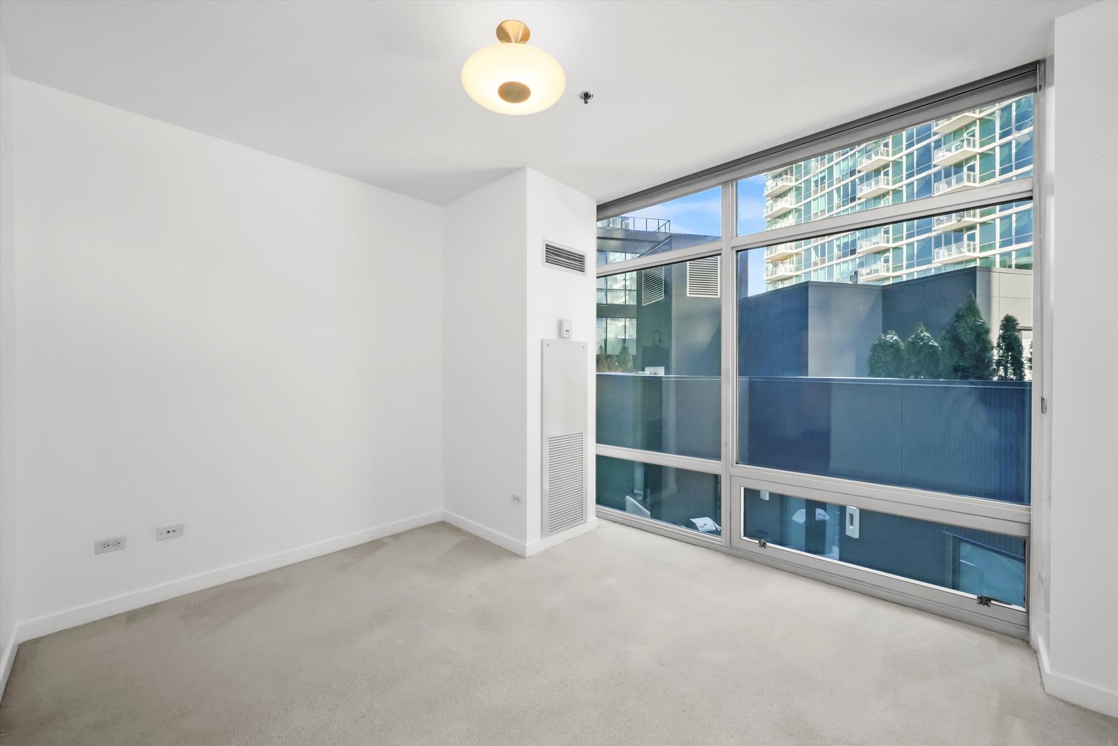 510 W ERIE Street Unit: 601