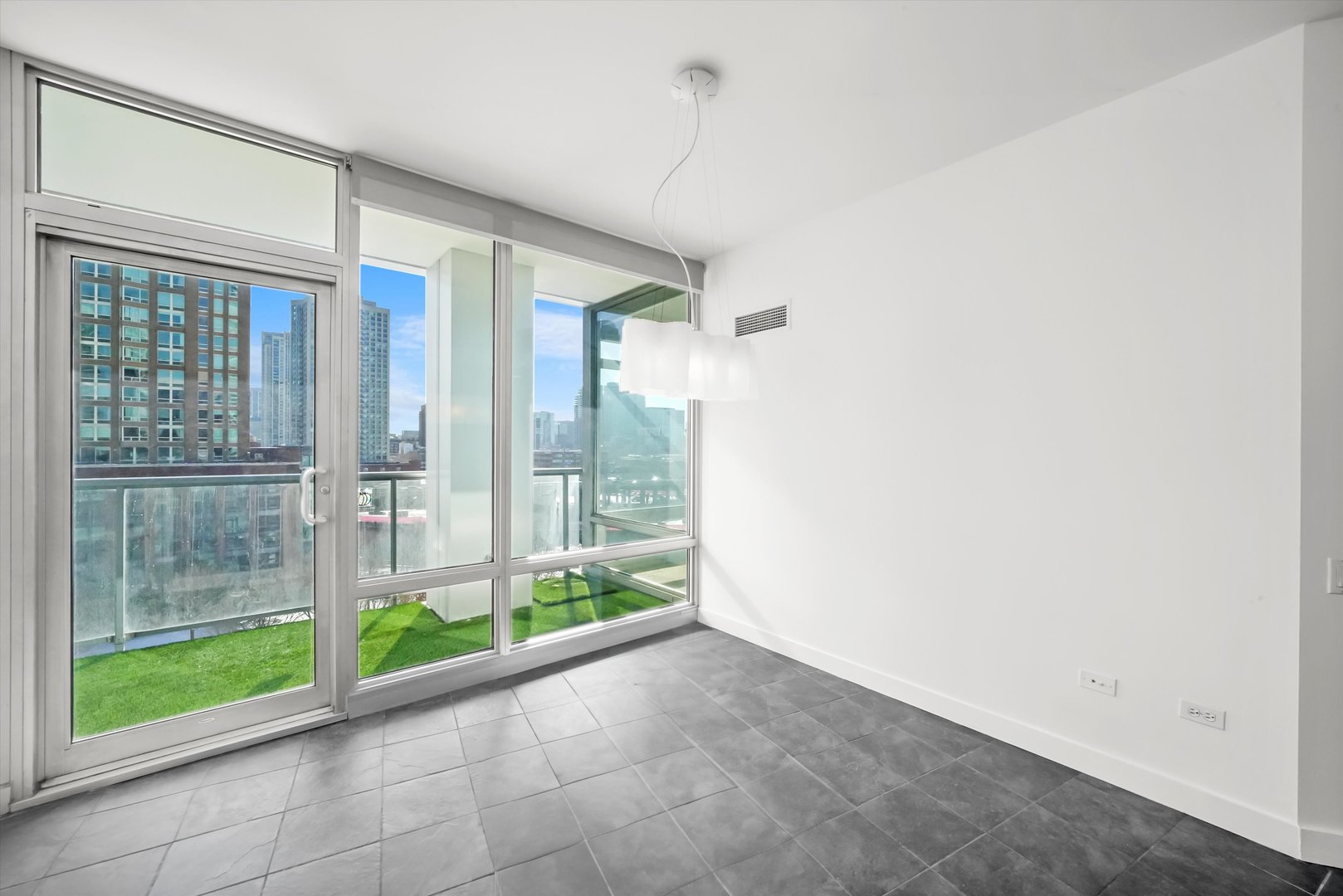 510 W ERIE Street Unit: 601