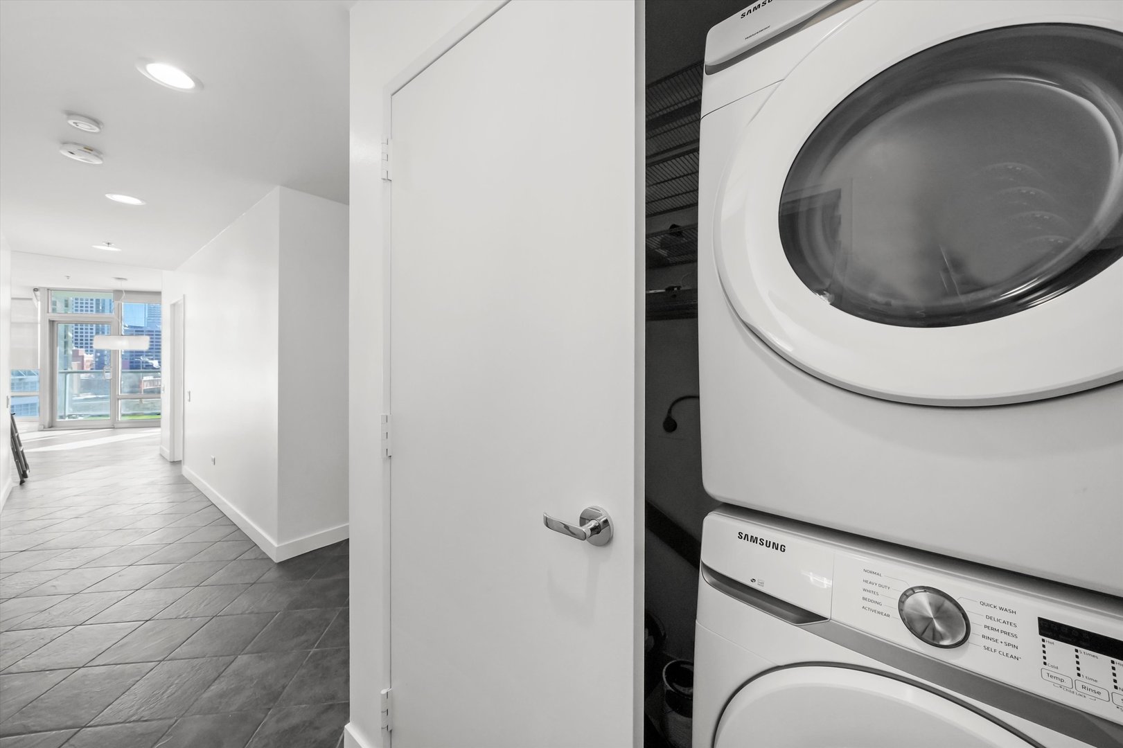 510 W ERIE Street Unit: 601