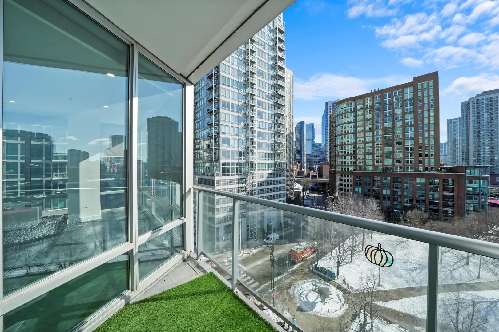 510 W ERIE Street Unit: 601