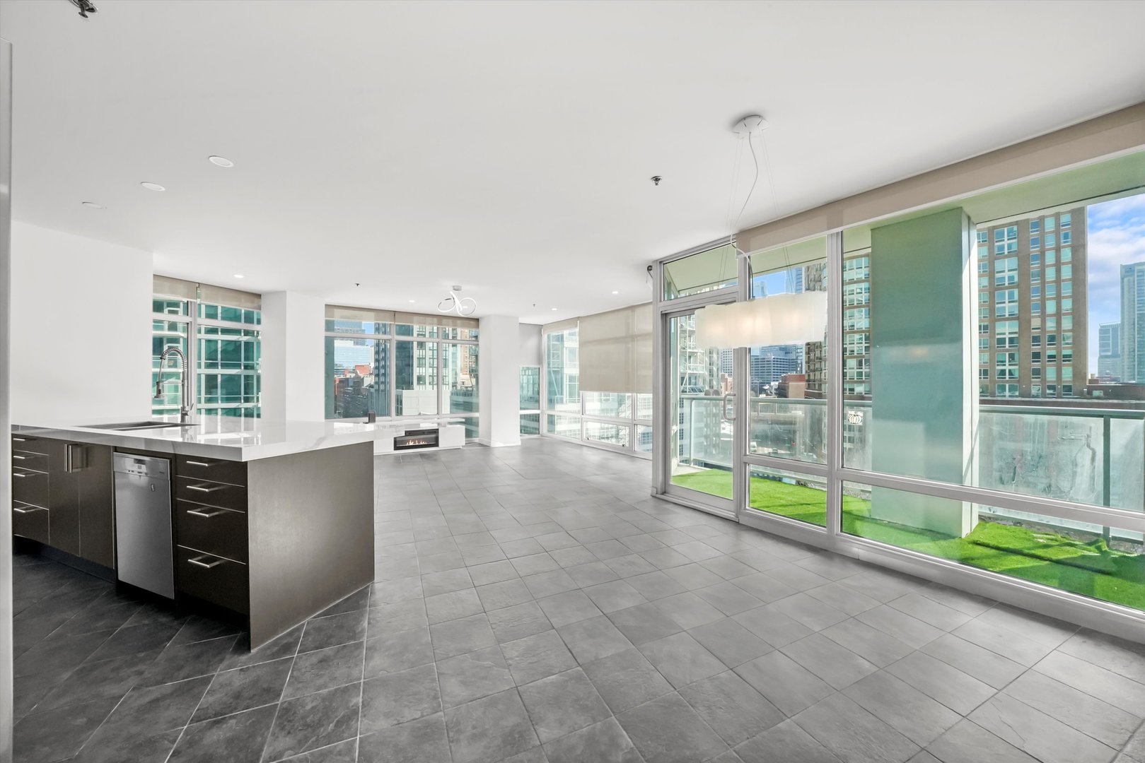 510 W ERIE Street Unit: 601