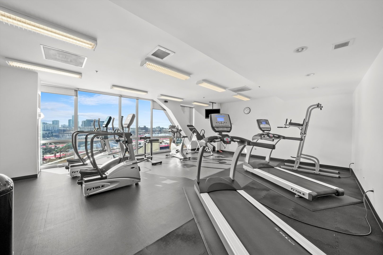 510 W ERIE Street Unit: 601