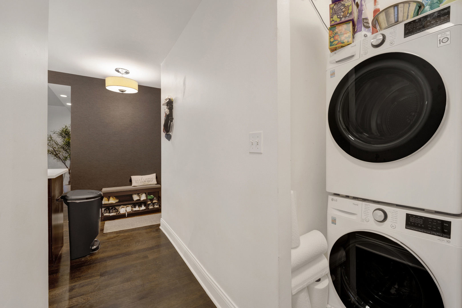 222 E PEARSON Street Unit: 204