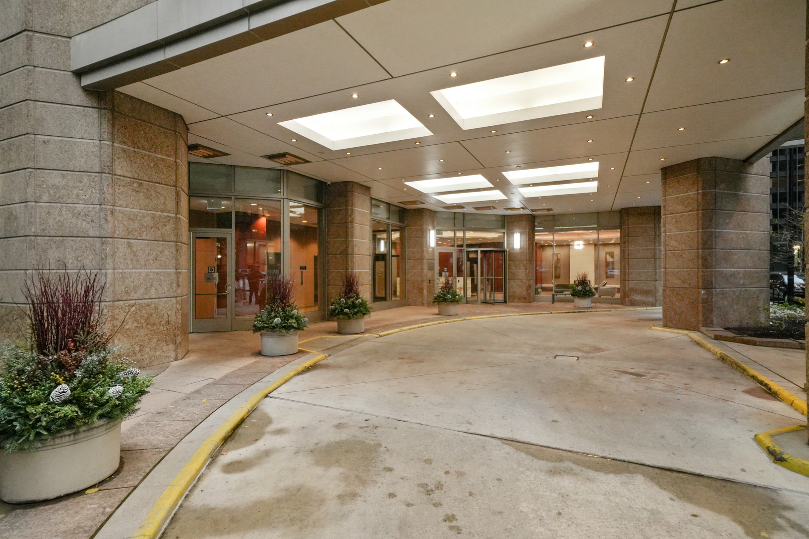 222 N Columbus Drive Unit: 1806