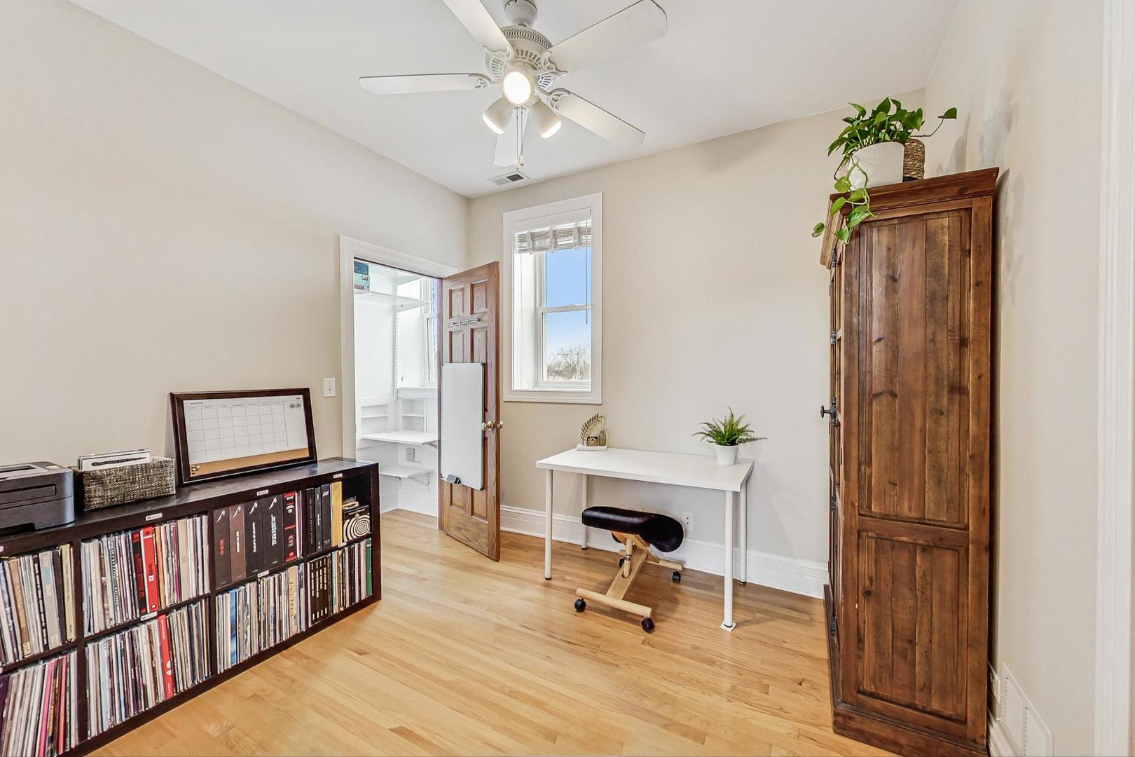 2661 W Leland Avenue Unit: 3