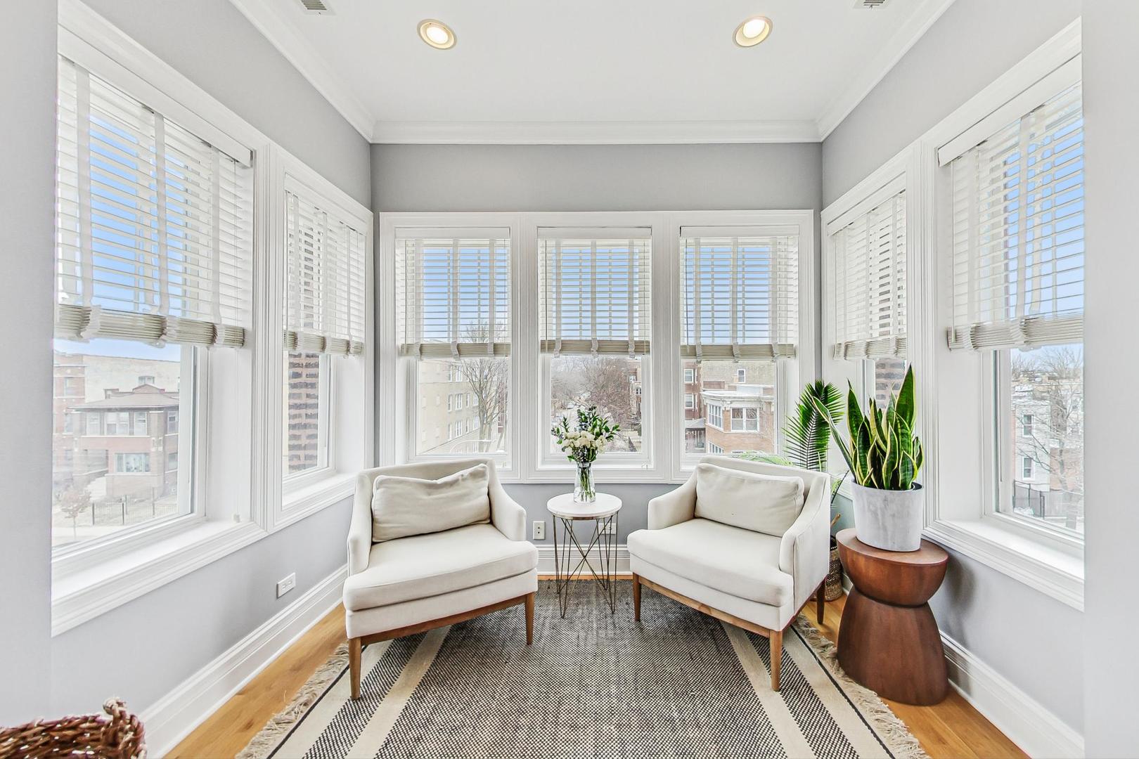 2661 W Leland Avenue Unit: 3