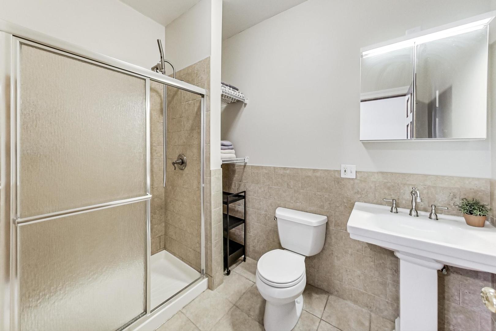 2661 W Leland Avenue Unit: 3