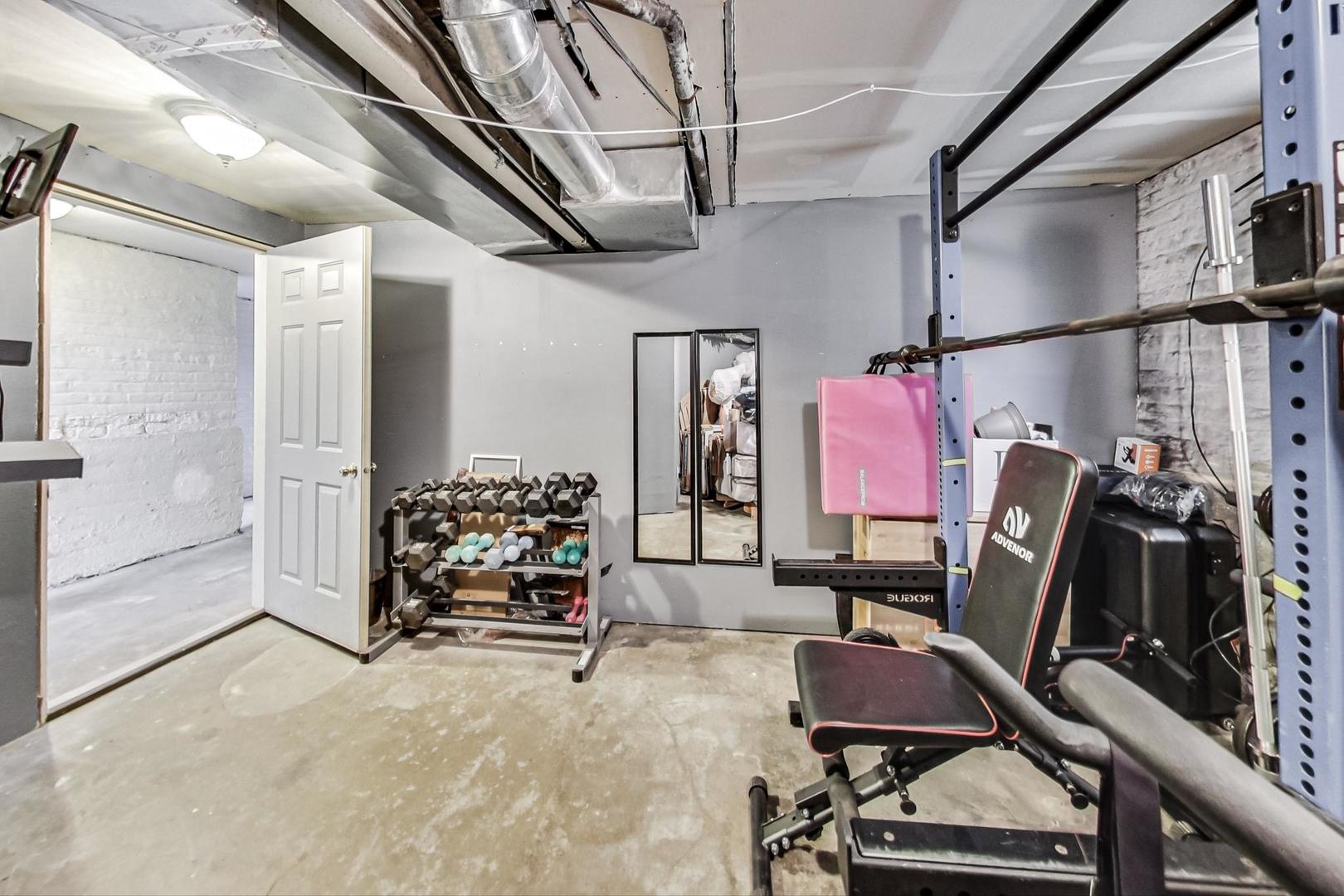 2661 W Leland Avenue Unit: 3