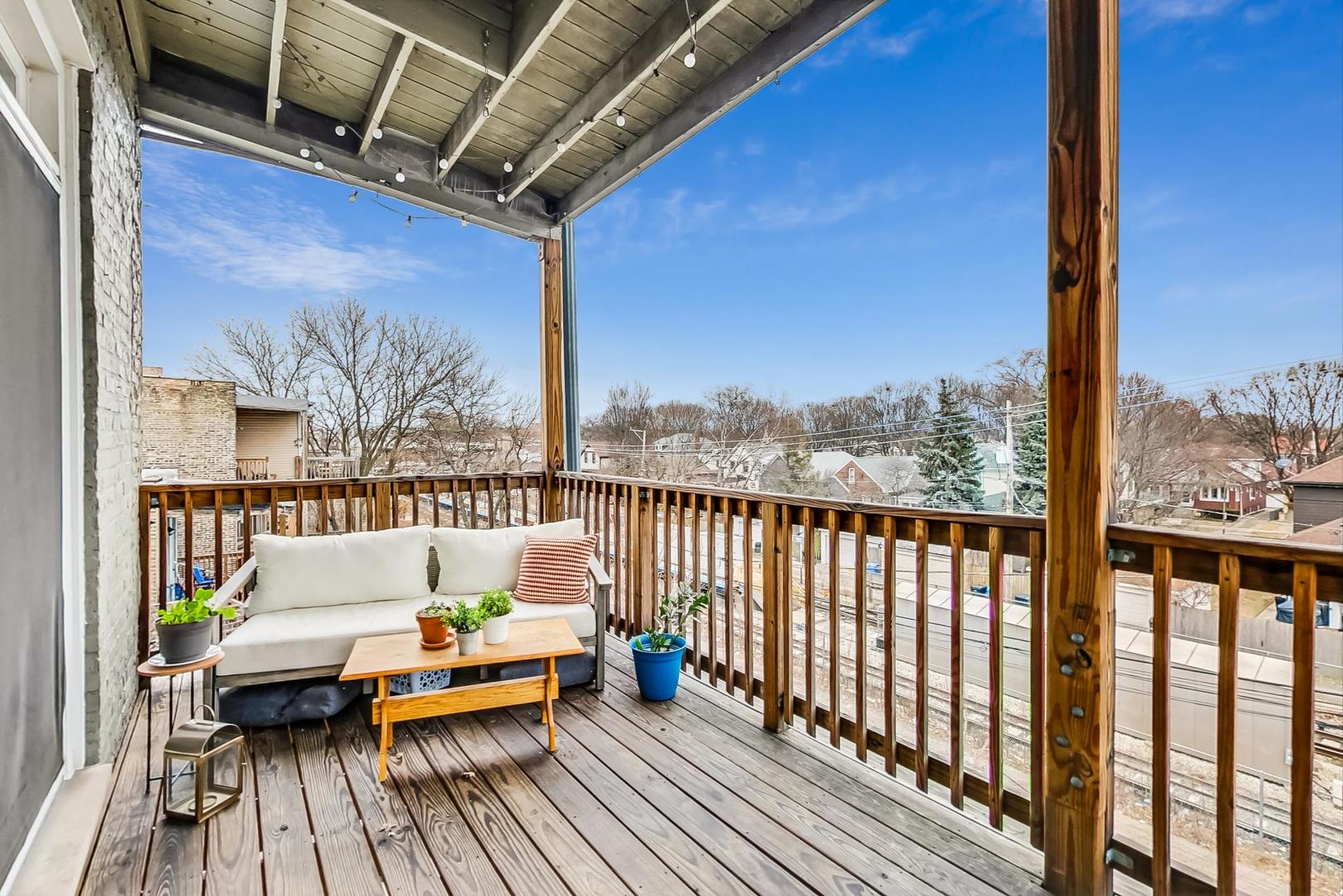 2661 W Leland Avenue Unit: 3