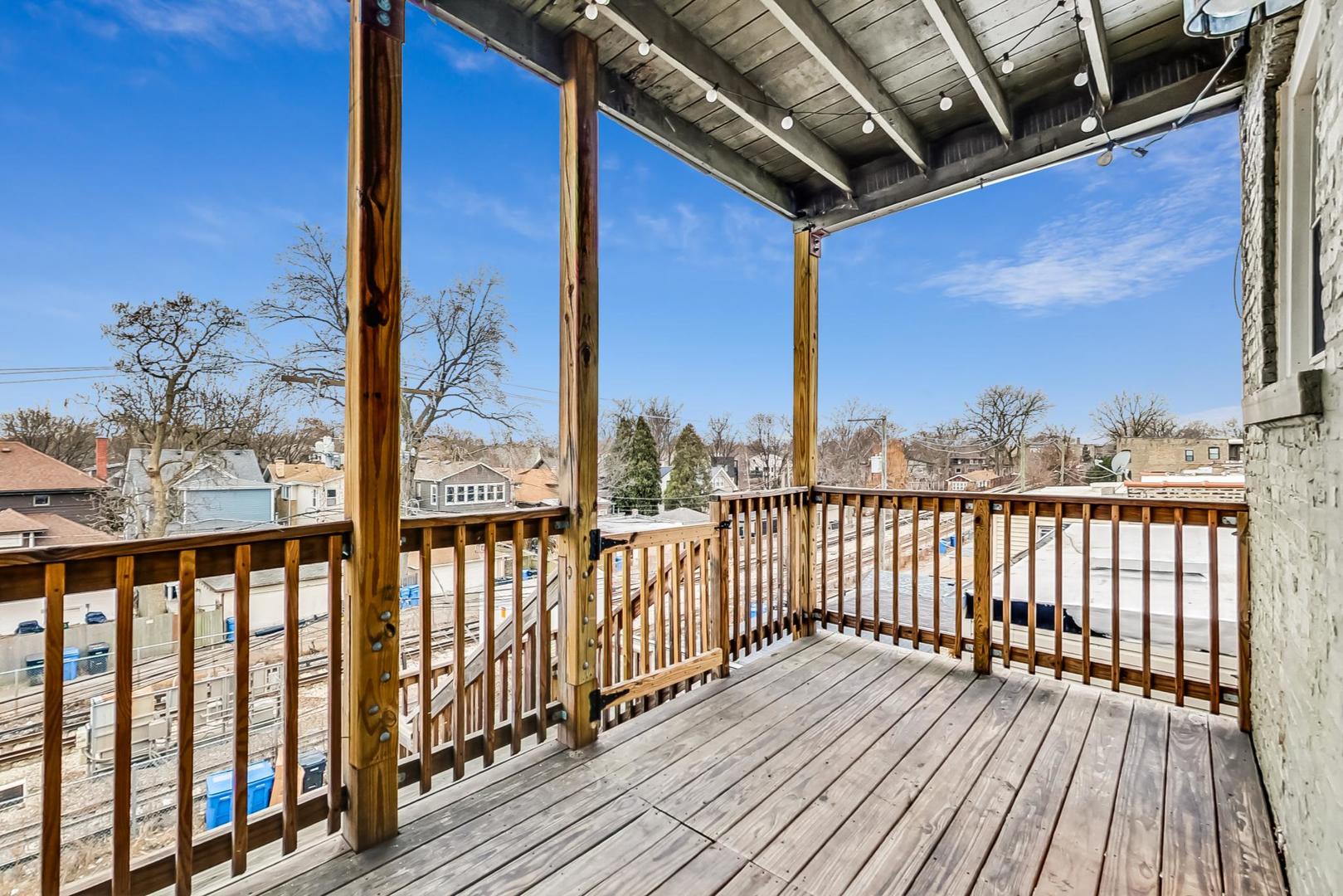 2661 W Leland Avenue Unit: 3