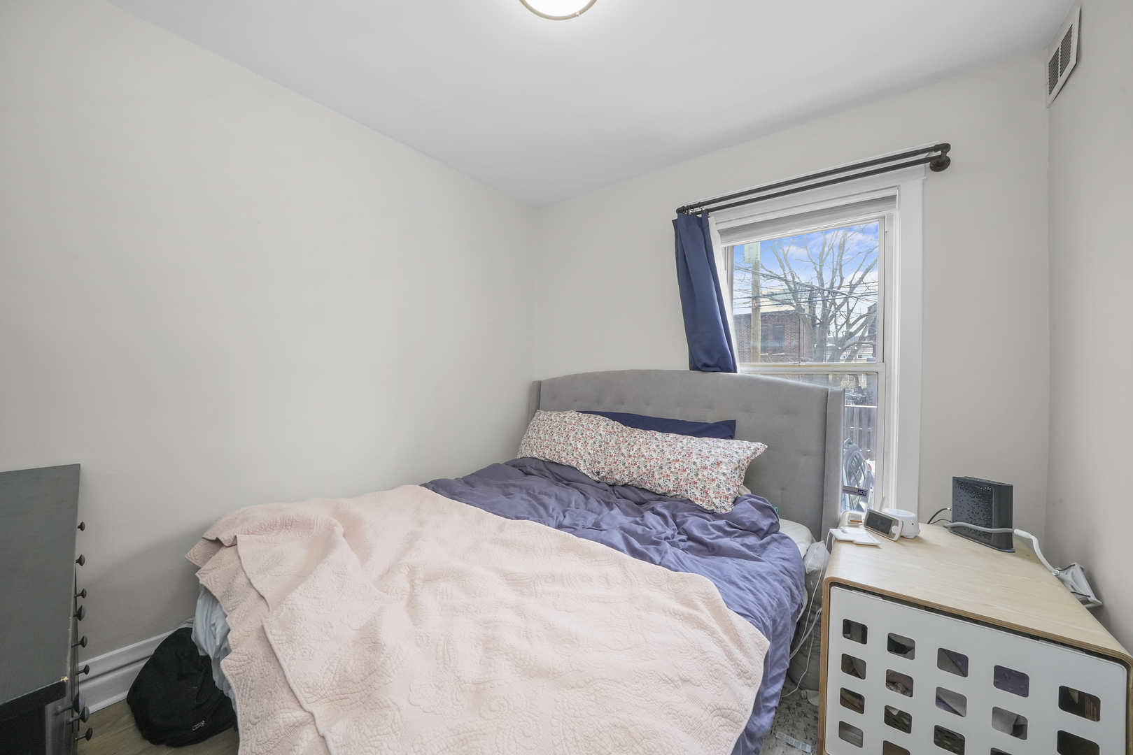 1835 N Howe Street Unit: 1R