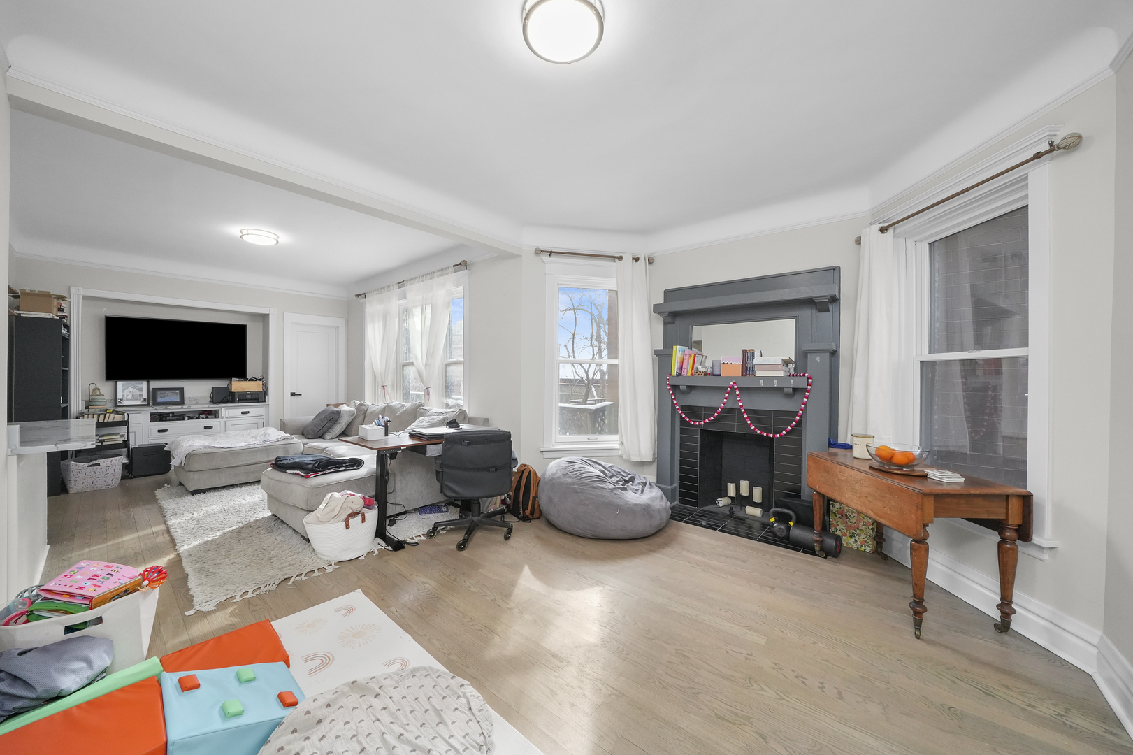 1835 N Howe Street Unit: 1R