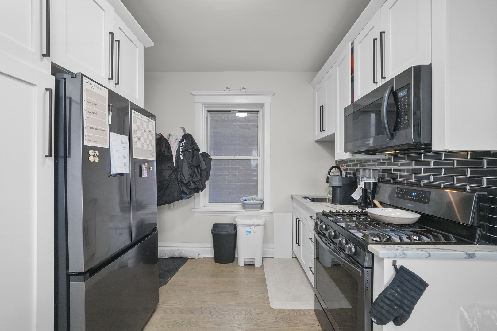 1835 N Howe Street Unit: 1R