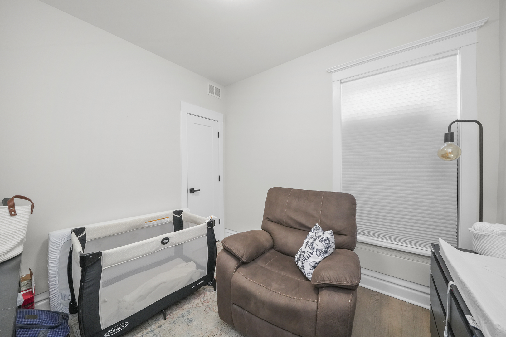 1835 N Howe Street Unit: 1R