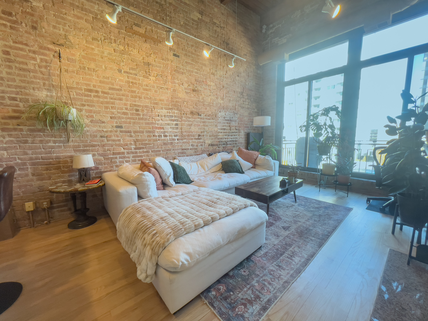 375 W ERIE Street Unit: 602