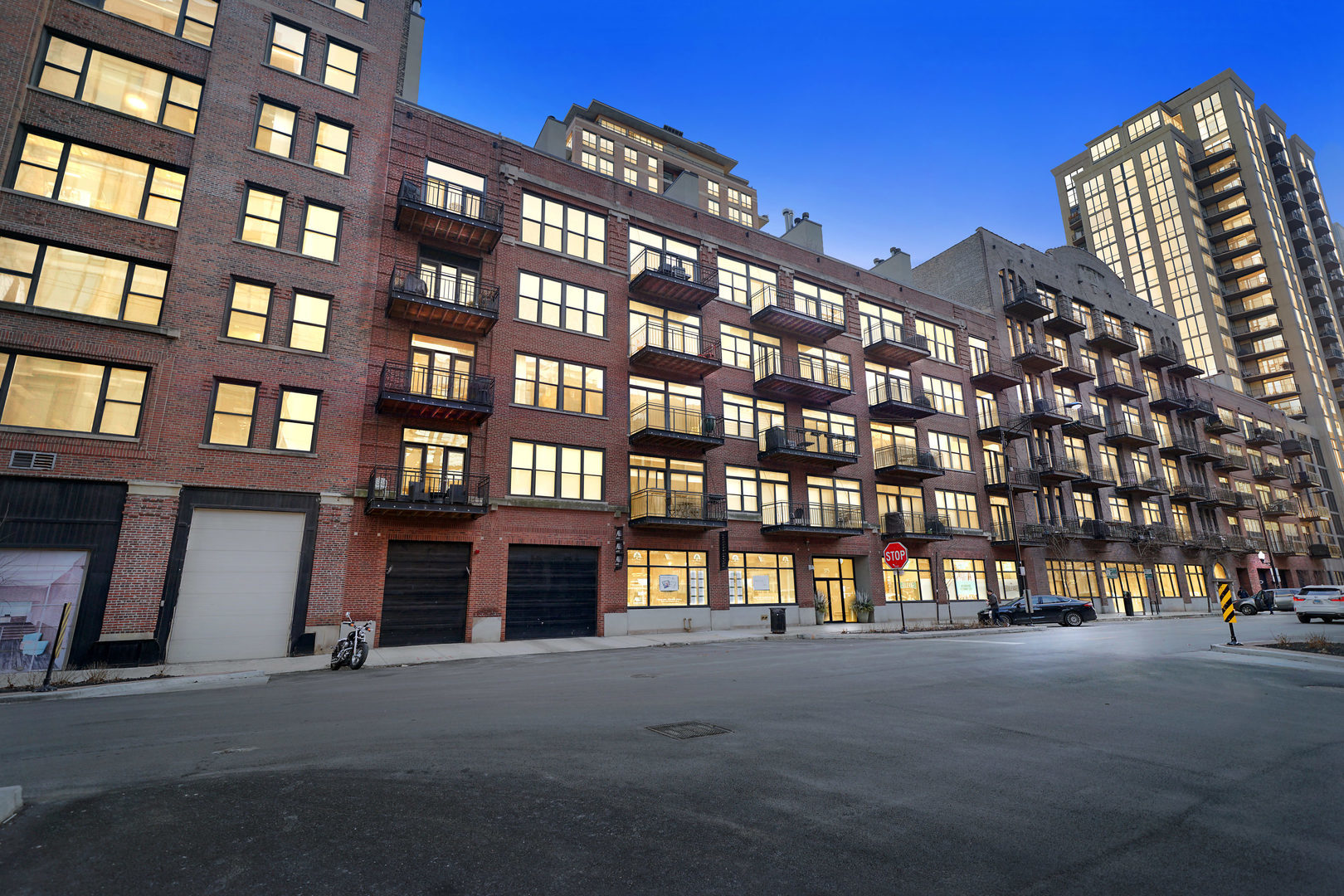 375 W ERIE Street Unit: 602