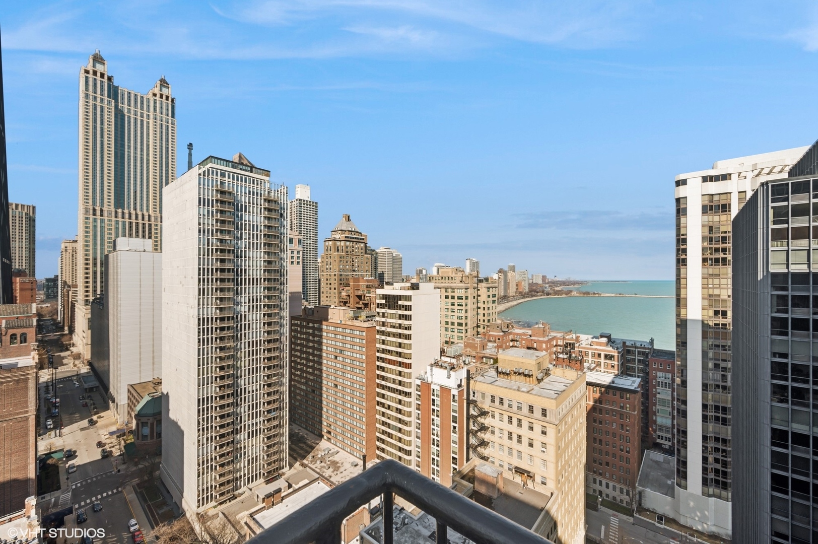 253 E Delaware Place Unit: 4B