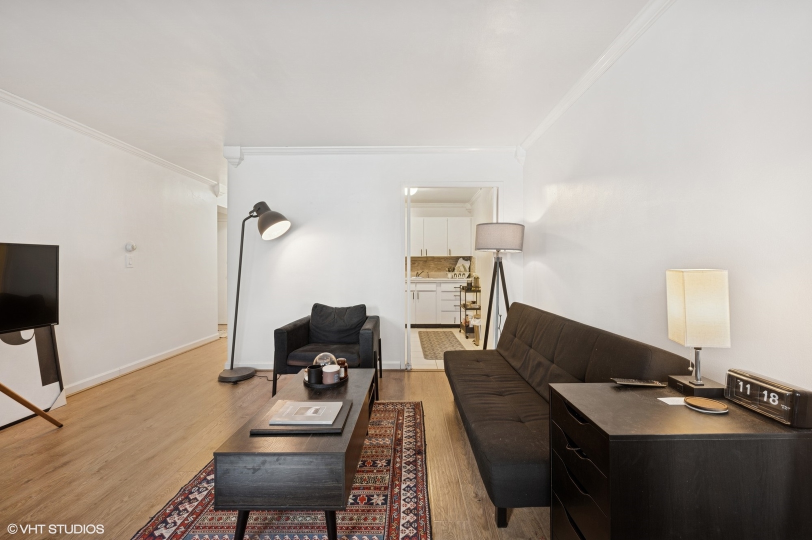 253 E Delaware Place Unit: 4B