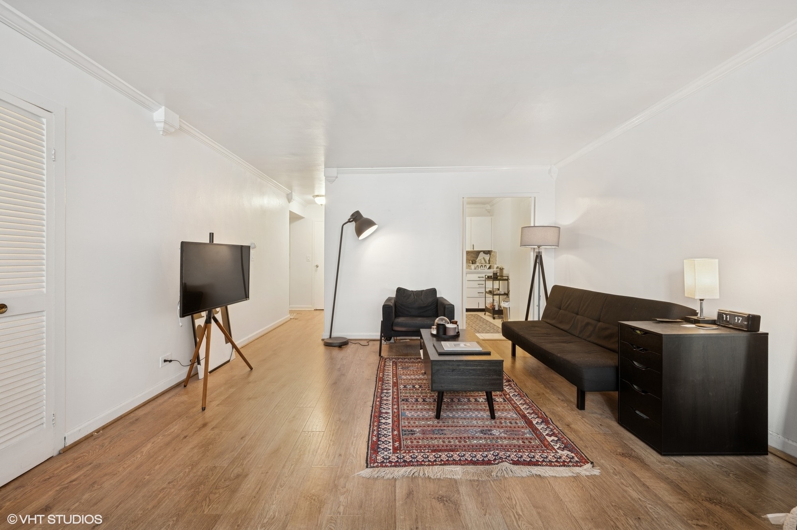 253 E Delaware Place Unit: 4B