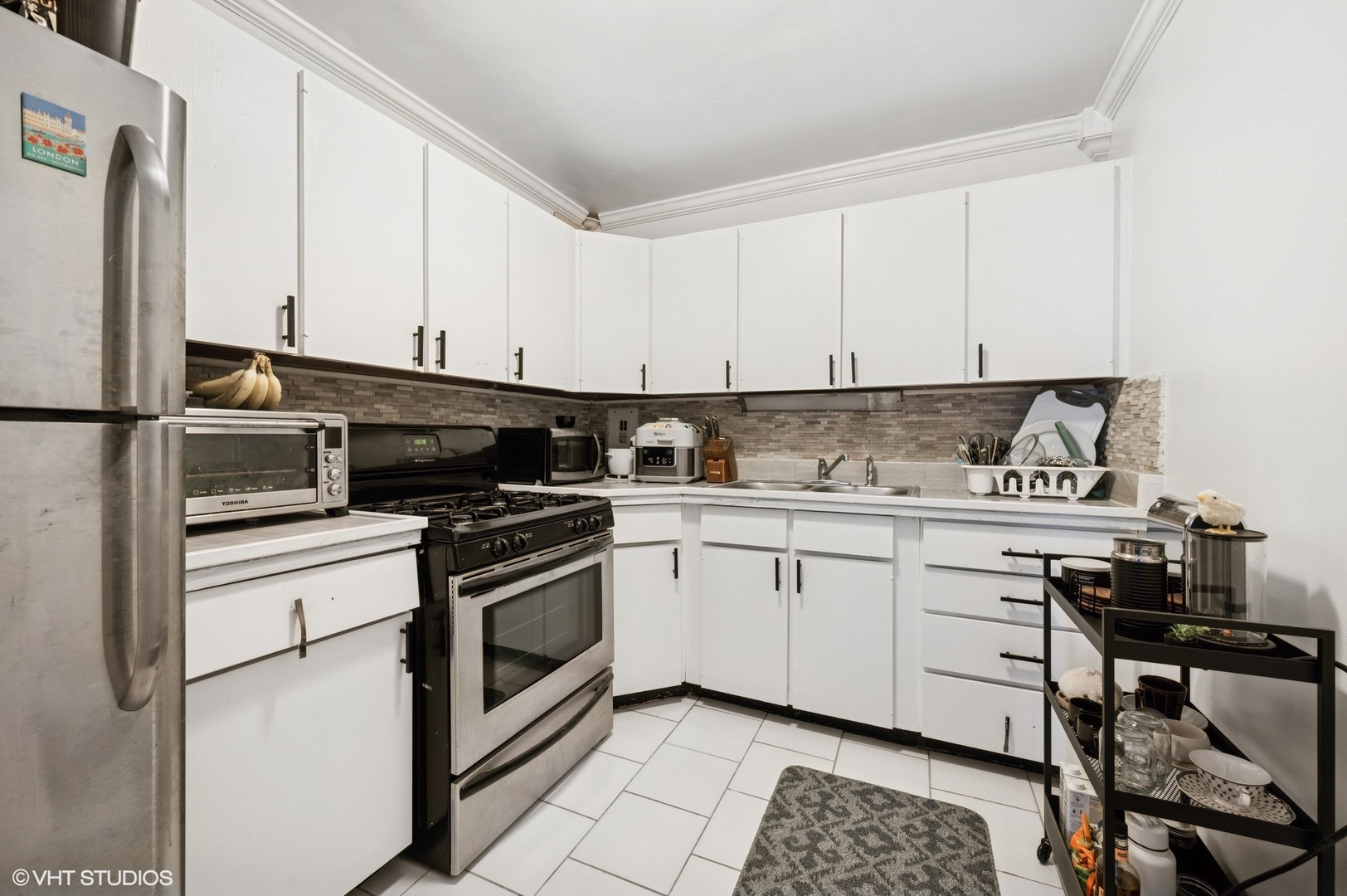 253 E Delaware Place Unit: 4B